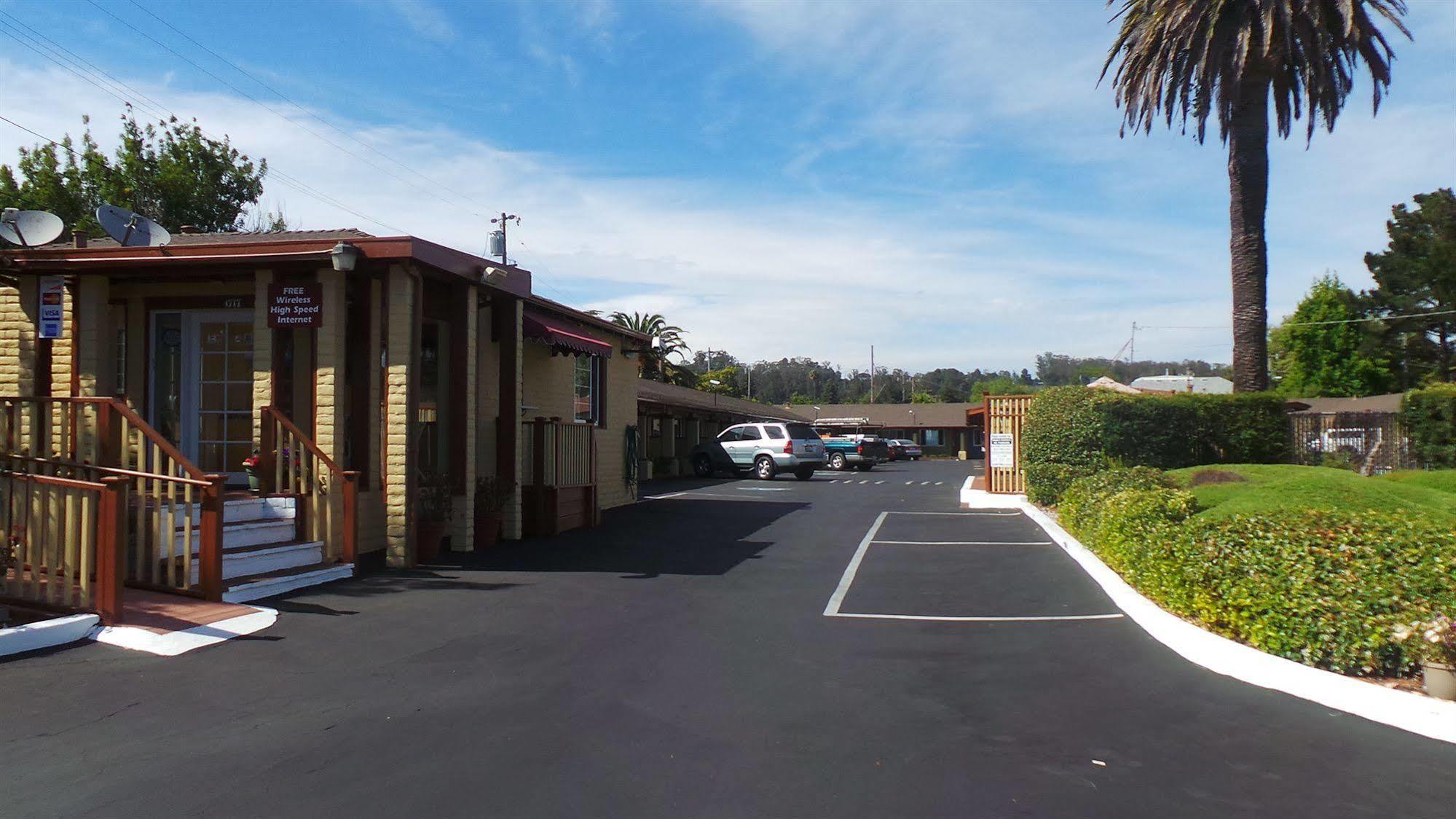 Hitching Post Studios Inn Santa Cruz Exterior photo